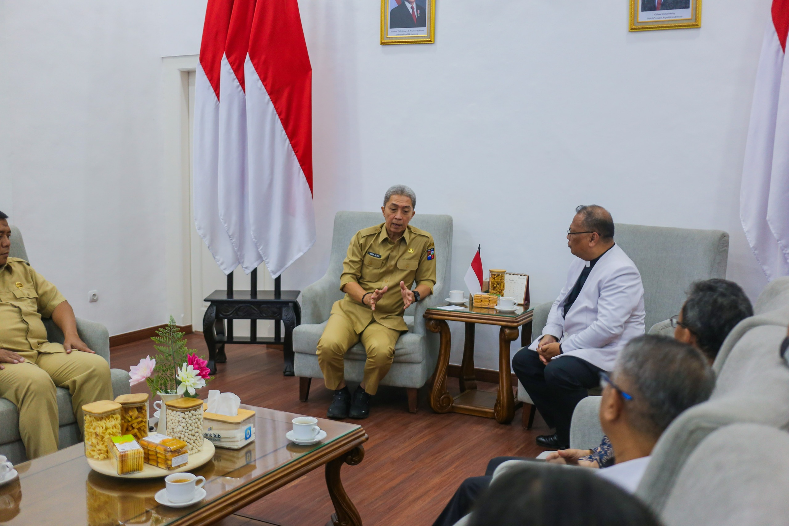 Audiensi dan silahturahmi pak walikota Bogor dengan pak Pendeta (5)